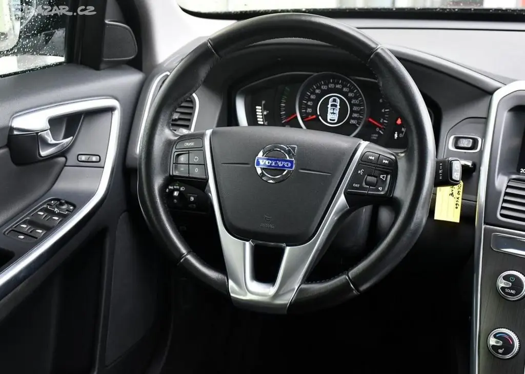 Volvo XC60 D4 A/T ČR 2XALU PO ROZVODECH 140 kw - fotka 6