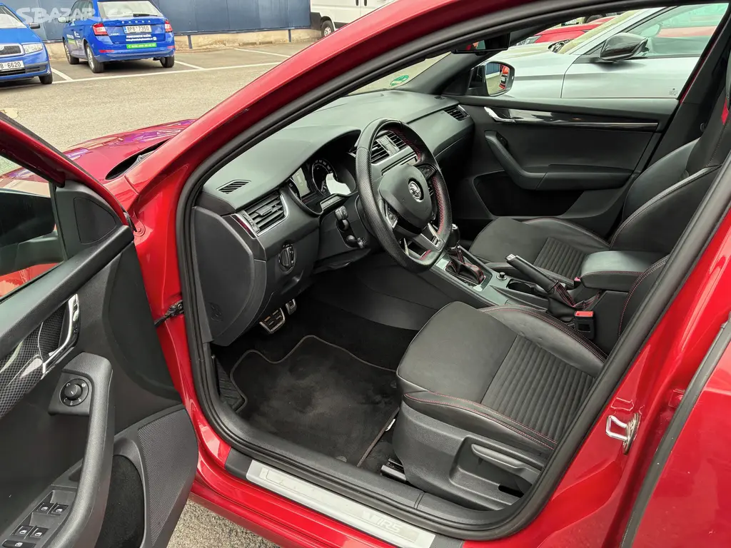 Škoda Octavia, RS 2,0 TSi kombi 162kW Pan+nav - fotka 5