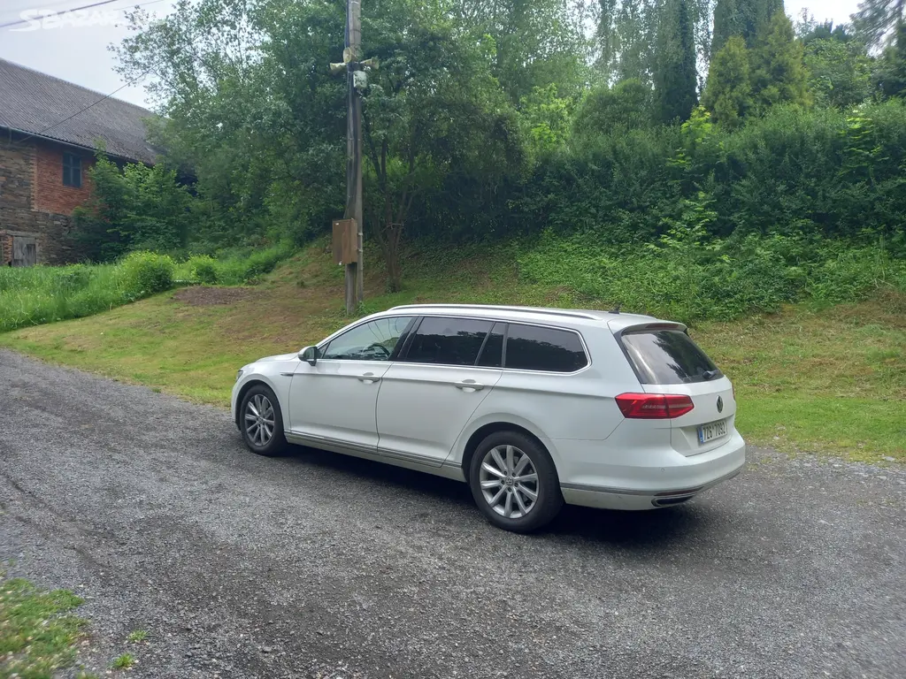Volkswagen Passat variant 2.0 tdi 4x4 176 kw - fotka 2