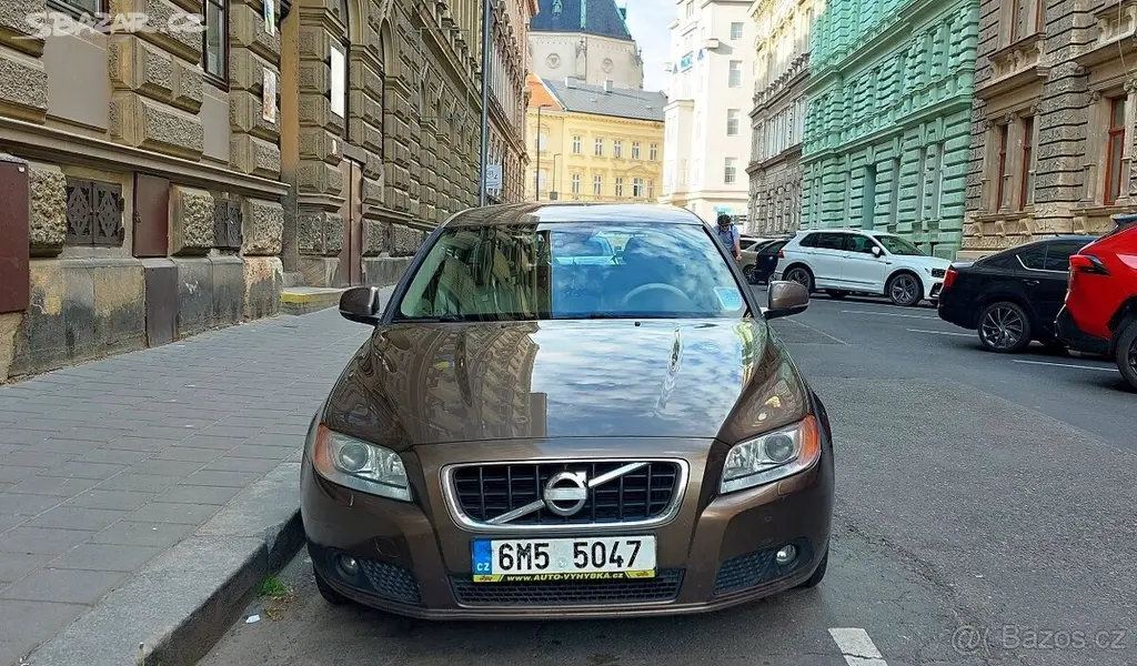Volvo V70 2,4 D5, 2013, po STK