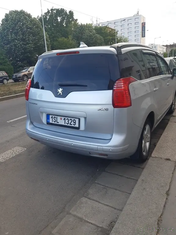 Peugeot 5008 1,6 - fotka 4