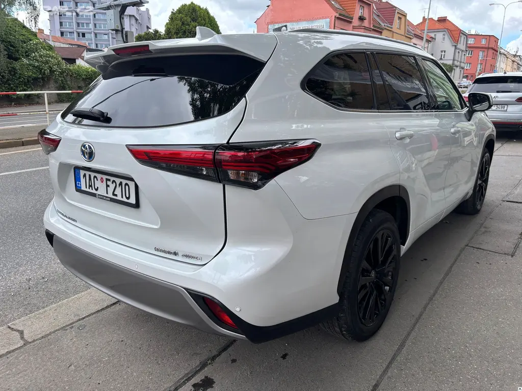 Toyota Highlander, 2.5HEV e-CVT.CZ.DPH.Executive- - fotka 3