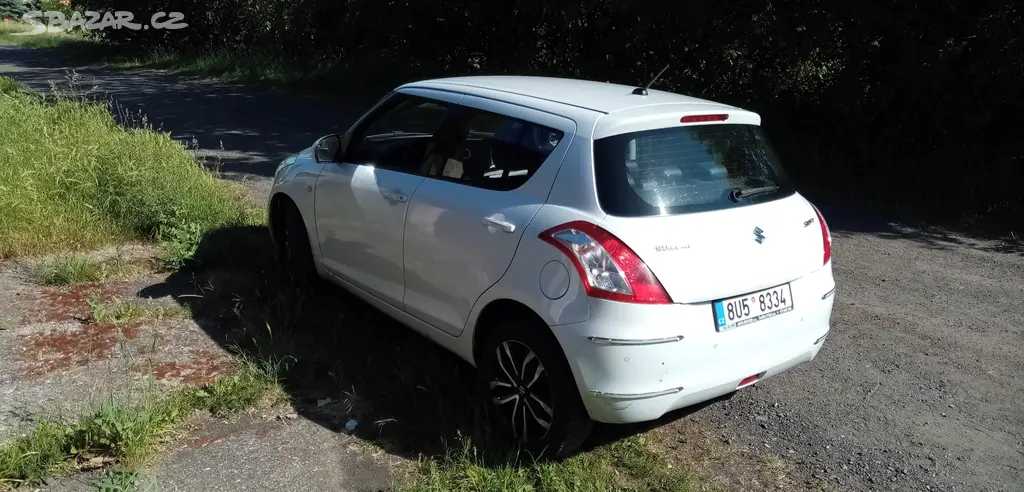 Suzuki Swift 1.2, Violet Edition 2015, 52 000 km - fotka 2
