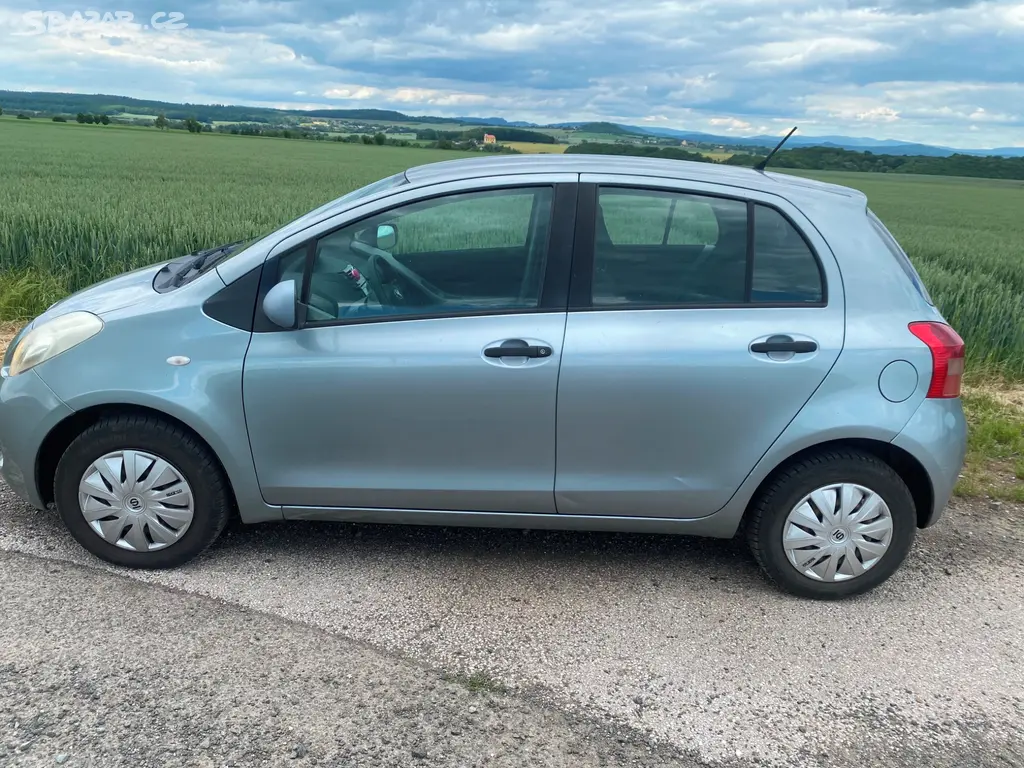 Toyota yaris 1.0,51 kw - fotka 5