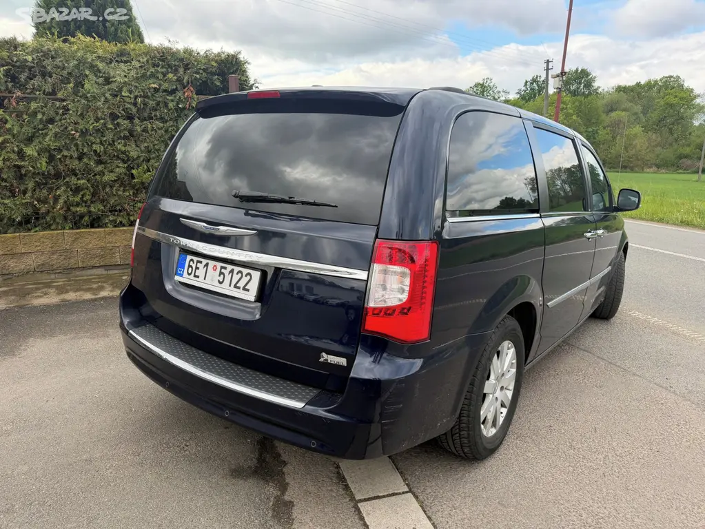 Chrysler Town Country 3,6 Limit DVD Śíbr 2012 - fotka 4