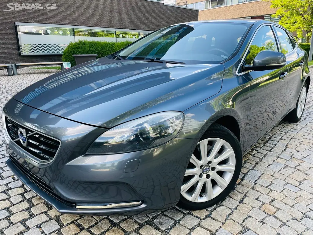 Volvo V40, 2.0D3 5VÁLEC MANUÁL SERVISKA - fotka 2