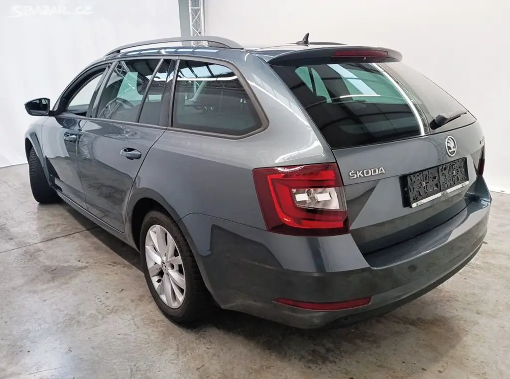 Škoda Octavia, 1.6 TDi (85 kW), 108 tis. km - fotka 3
