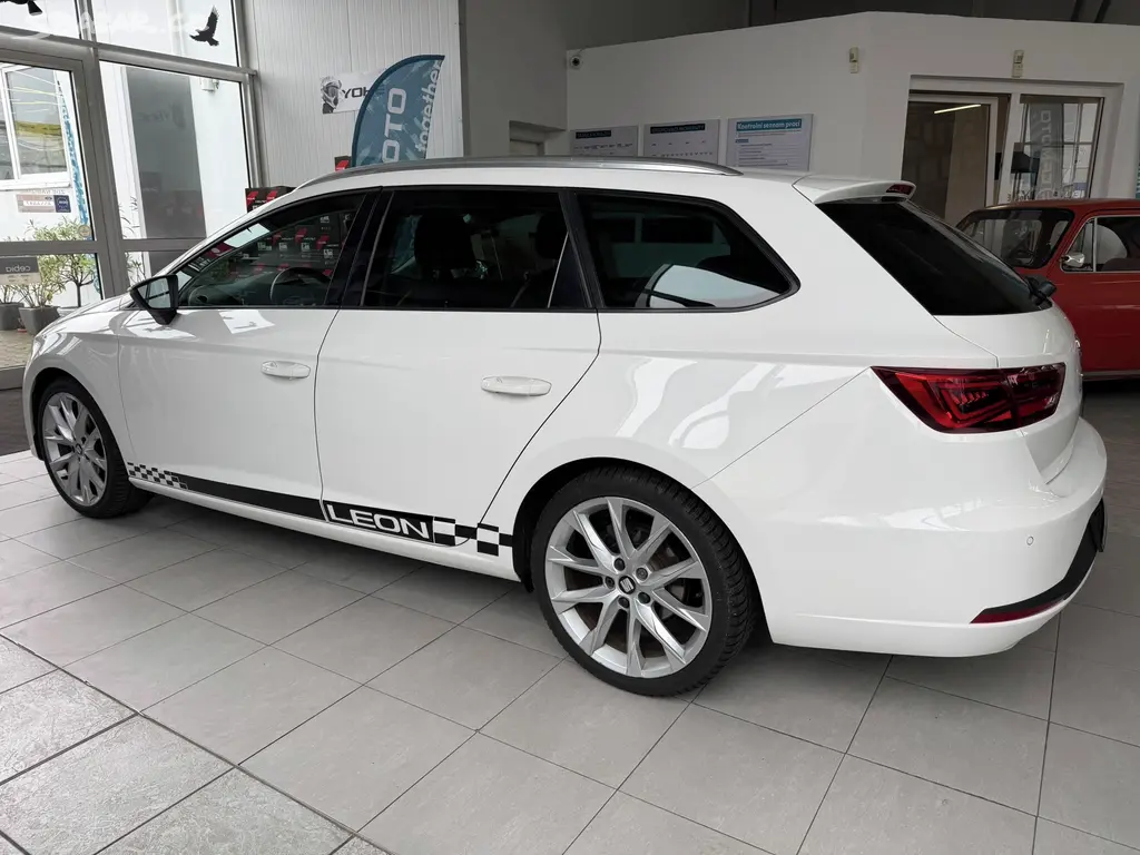 Seat Leon, FR ST 1.4 110 kW - fotka 4