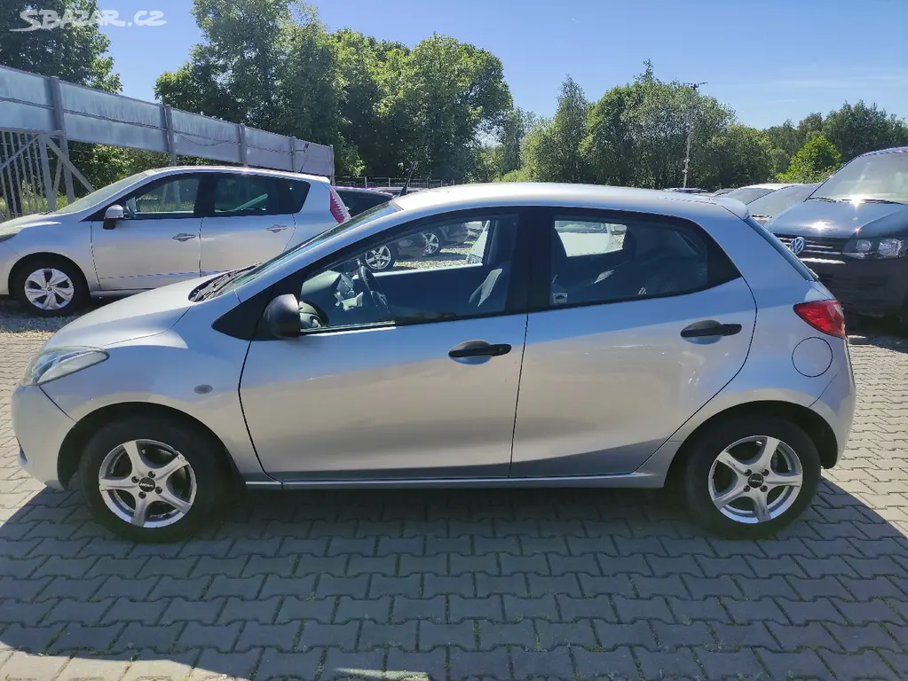 MAZDA 2 1.4i DOHC 16V 55KW,KLIMA,2x ALU. - fotka 6