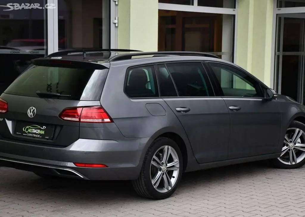 Volkswagen Golf 1.6TDi NAVI CARPLAY 2xALU 85 kw - fotka 4