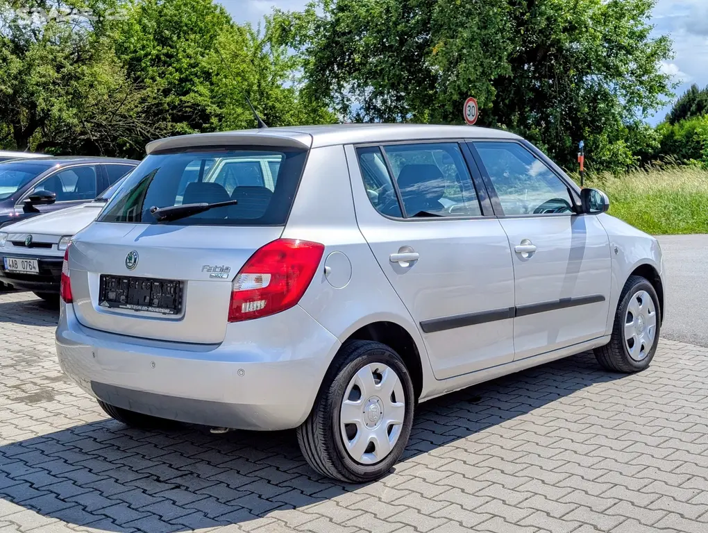 ŠKODA FABIA II 1.4 16V 63kW 2008 JEN 135TKM - fotka 3