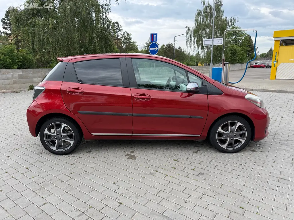 Prodám Toyota Yaris, 1.33 VVT-i 73kw, Automat - fotka 3