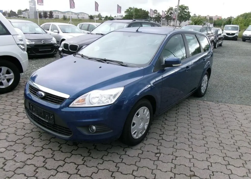 Ford Focus 1.6i 74kw 1.maj.2x kola benzín manuální - fotka 3