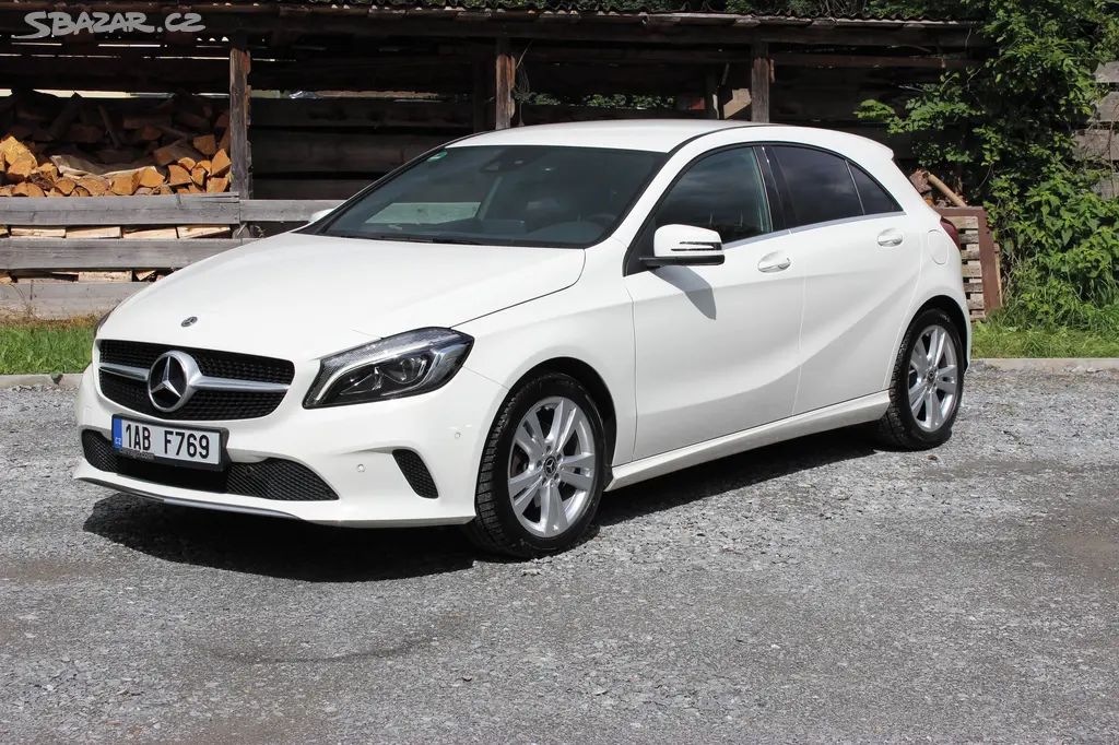 Mercedes-Benz Třídy A, 180 NAVI.LED.MANUÁL TOP !!