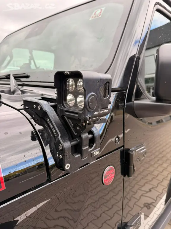 Jeep Wrangler Rubicon 8 4x4, off-road úprava - fotka 2