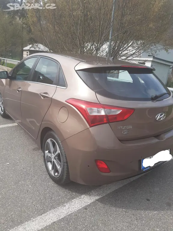 Hyundai i30 benzín 1.6i 88kw rv:6.2015 - fotka 3