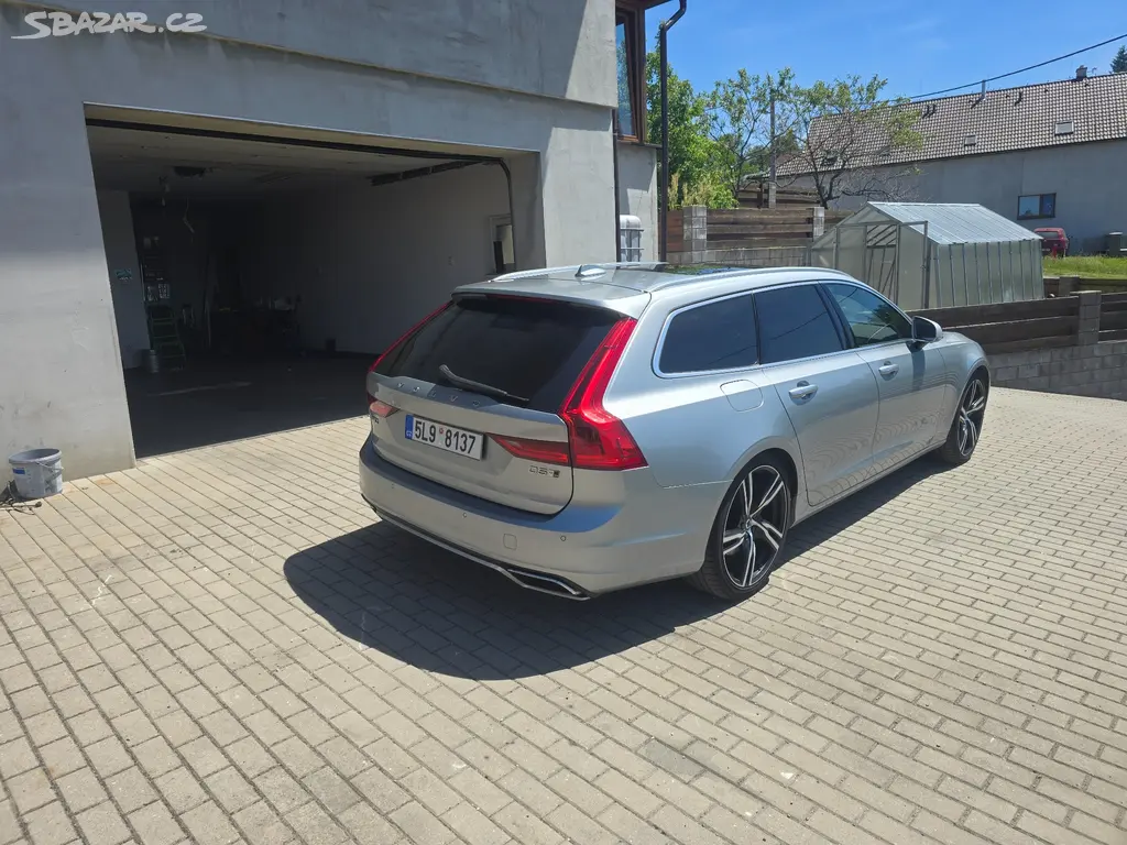 Volvo V90 D5 AWD R-Design - fotka 3