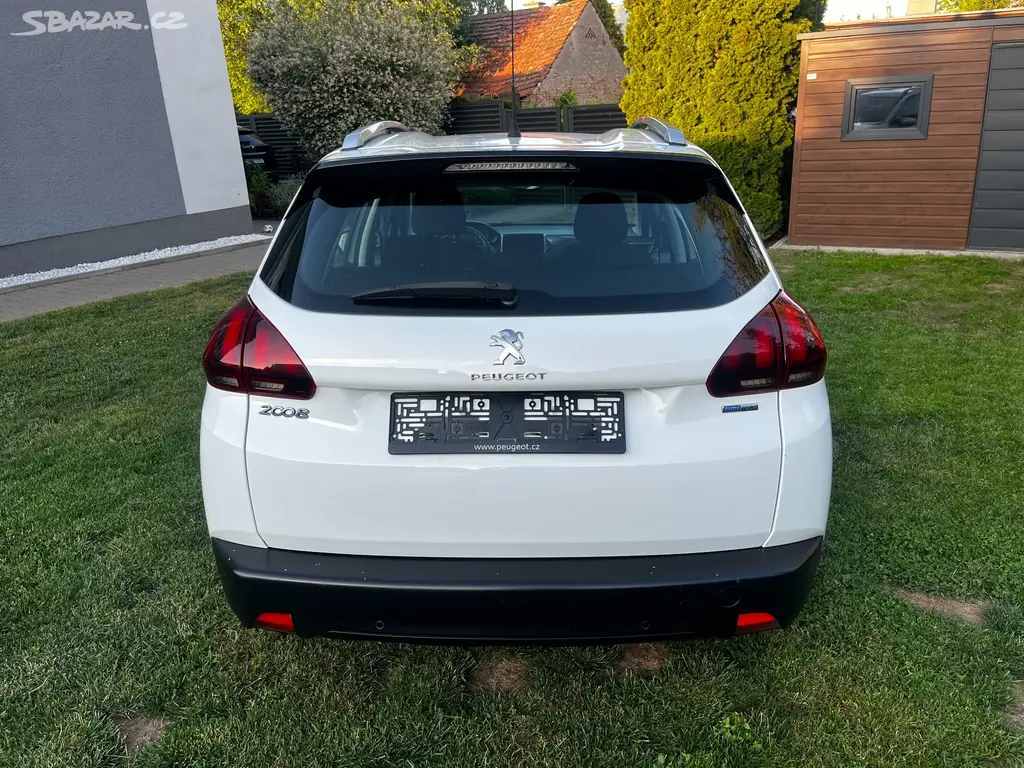 Peugeot 2008 1.2i 81Kw naj 95Tkm nové v ČR - fotka 4