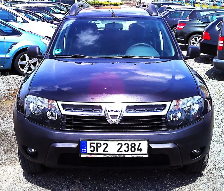 Dacia Duster, 1,6 16V 4x4 + TAŽNÉ ZAŘÍZENÍ - fotka 4