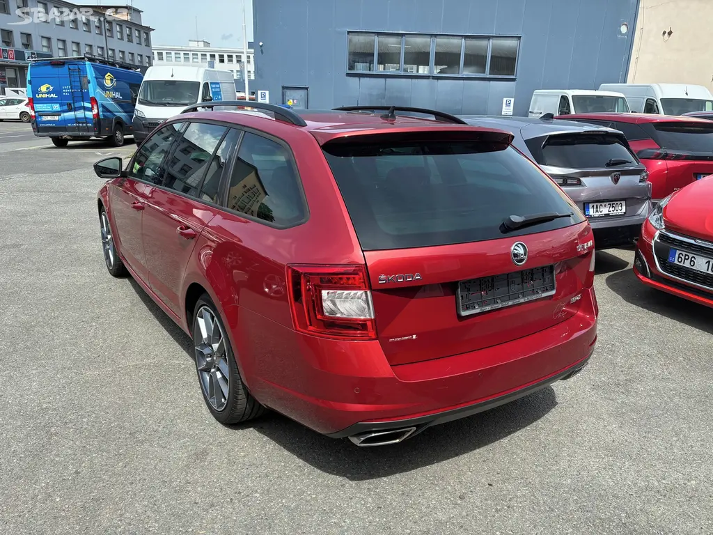 Škoda Octavia, RS 2,0 TSi kombi 162kW Pan+nav - fotka 4