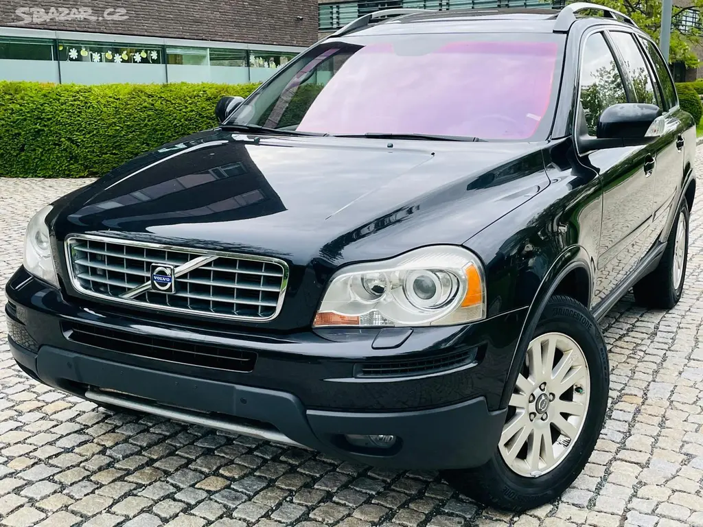 Volvo XC90, 2.4D5 4x4 MAN 7MIST SERVISKA