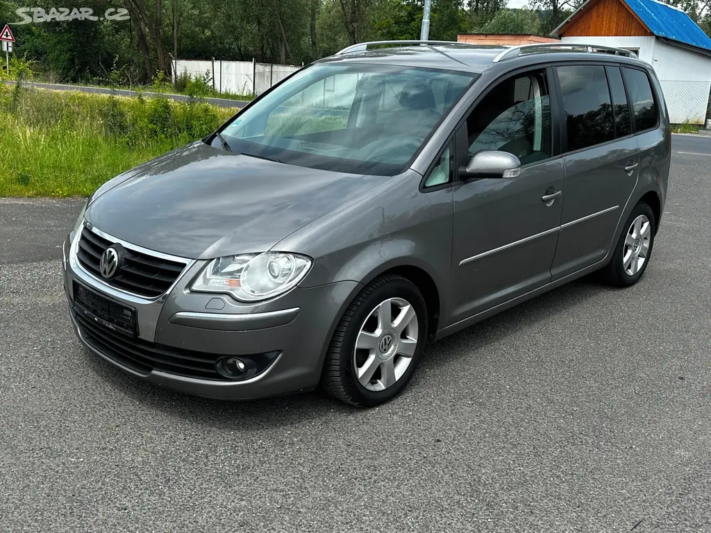 VW Touran 2.0TDi, r.2007, automat, 7mist, serviska