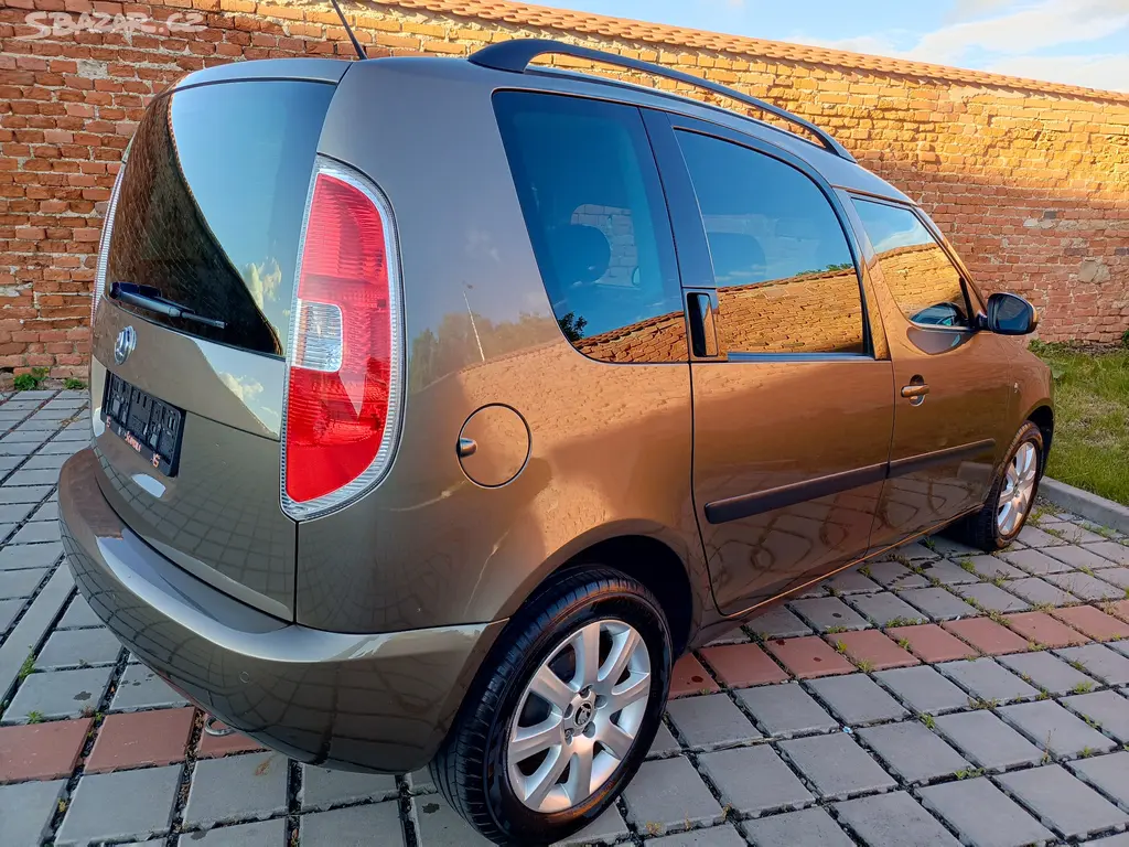 ŠKODA ROOMSTER 1.2 TSI 63 KW AMBITION - fotka 5
