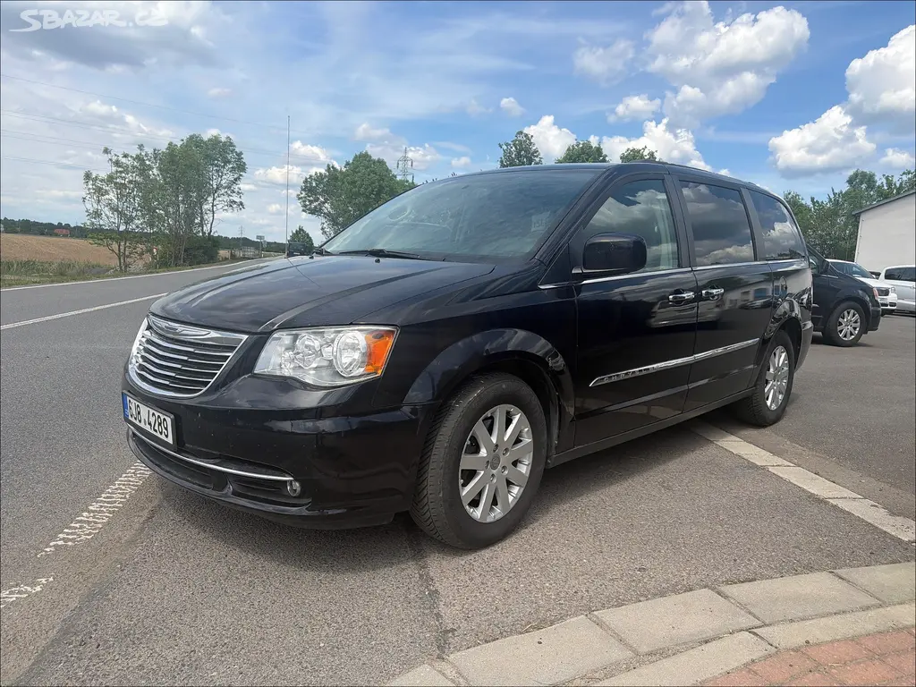 Chrysler Town Country 3,6 Limited DVD 2016 - fotka 2