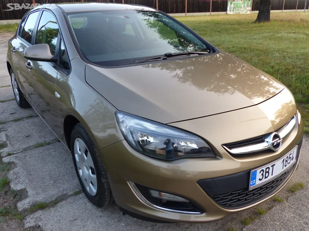 Opel Astra 2014 - fotka 2