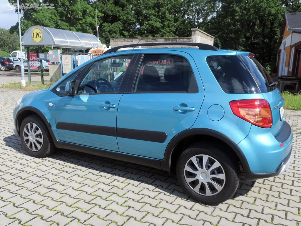 Suzuki SX4 1.6 VVTi 79 kW 4x2 - fotka 6