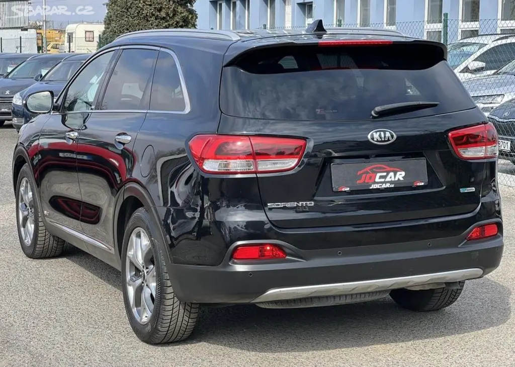 Kia Sorento 2.2CRDi REBEL 4x4 KŮŽE 7MÍST - fotka 5