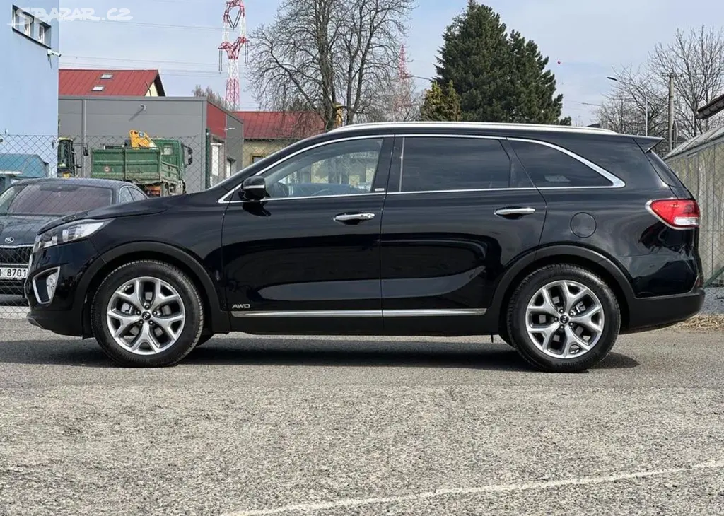 Kia Sorento 2.2CRDi REBEL 4x4 KŮŽE 7MÍST - fotka 4