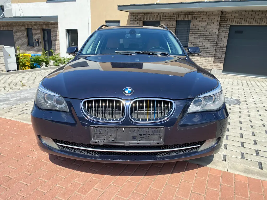 BMW 525d combi, 145 kW, r. 2009, kůže, nová STK - fotka 4