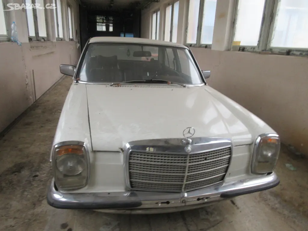 MERCEDES W 115 220 D - fotka 3
