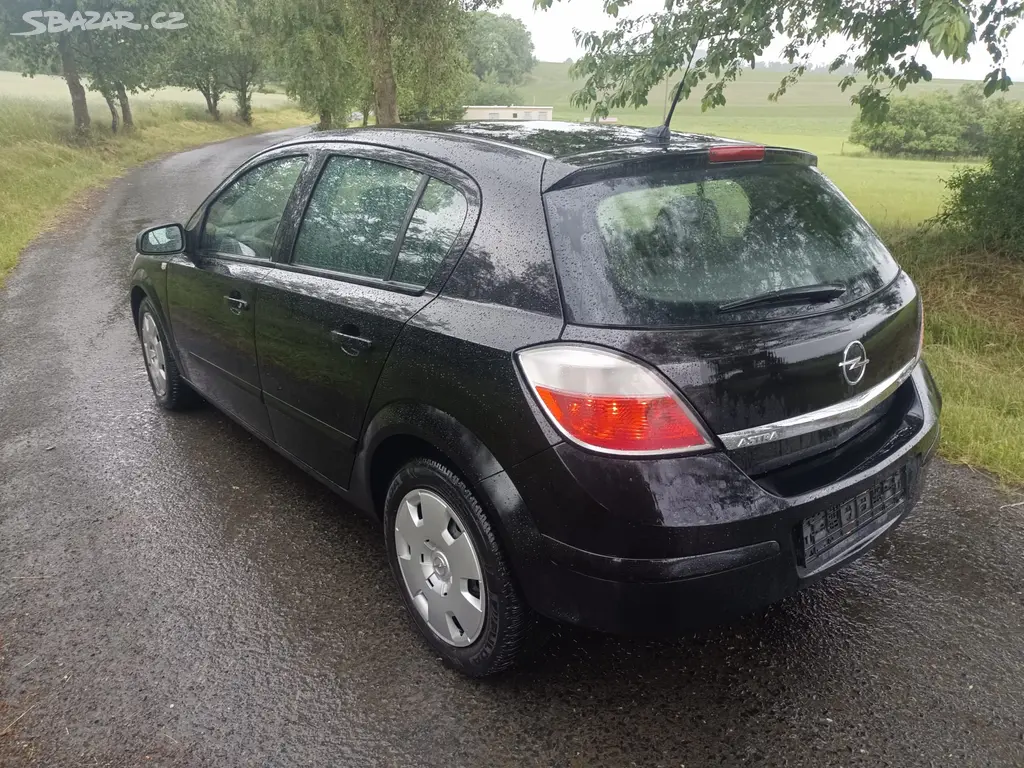 Opel Astra H 1.6 77Kw RV.2005 naj.150tis.-NOVÁ STK - fotka 4