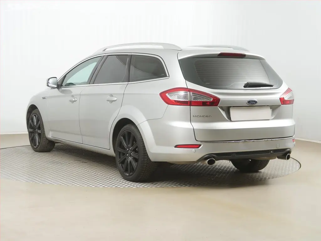 Ford Mondeo, 2.2 TDCi, Automatická klima - fotka 4