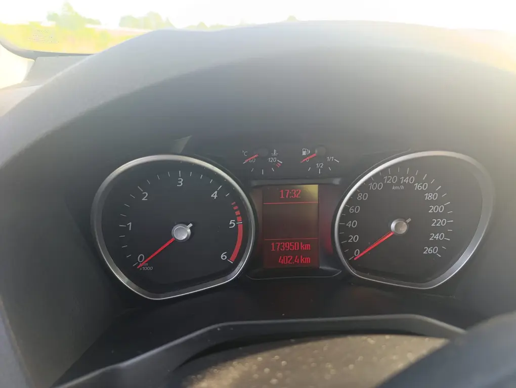 Ford Mondeo MK4 1,6 TDCi - fotka 3