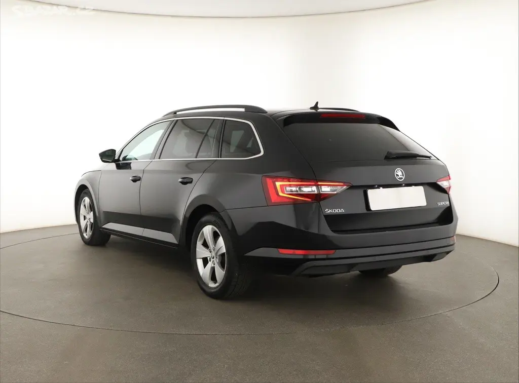 Škoda Superb, 2.0 TDI, Automat, Kůže - fotka 4