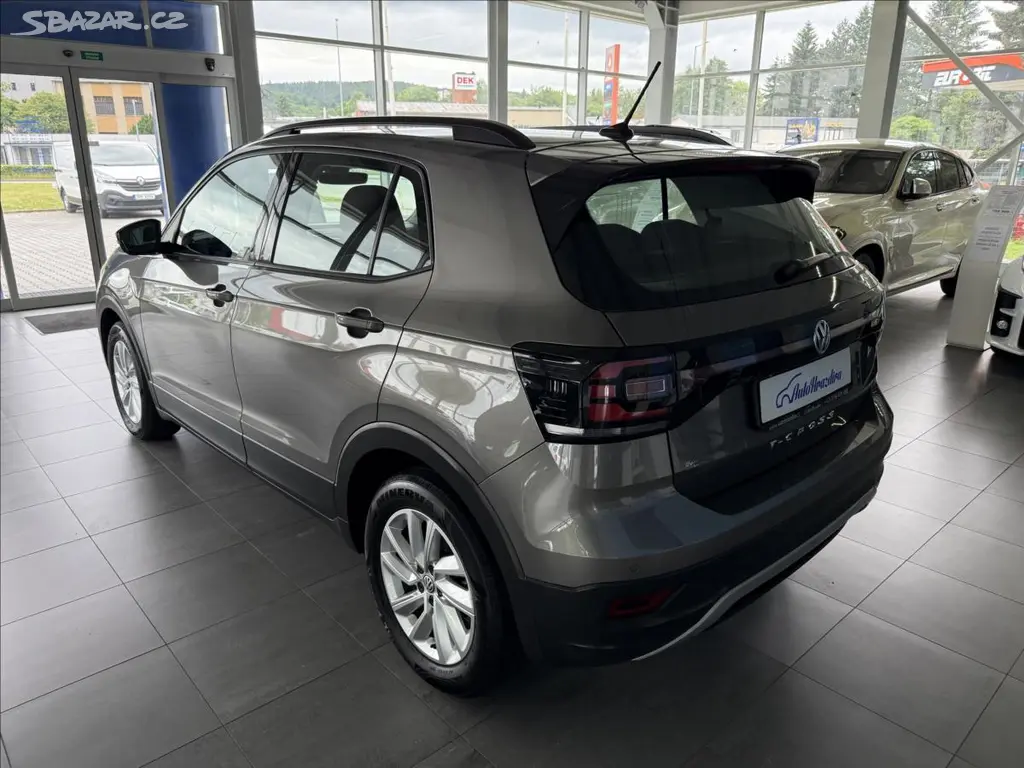 Volkswagen T-Cross, 1,0 TSI LIFE,1.MAJITEL,TAŽNÉ - fotka 4