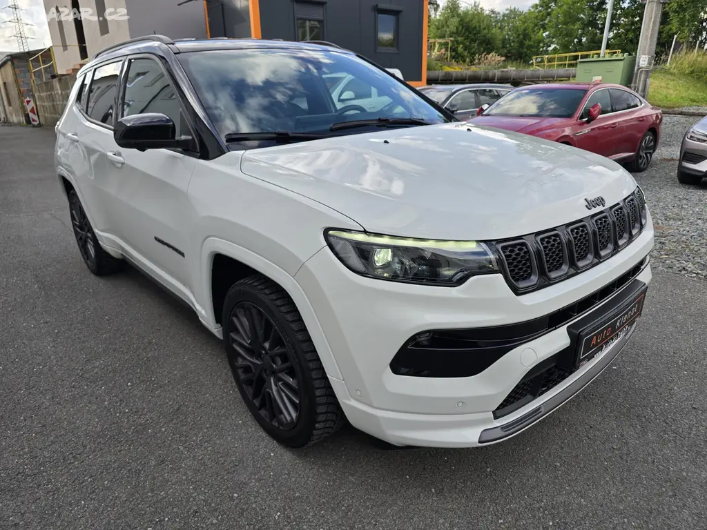 Jeep Compass, 1.3 110kW S-LIMITED MAX VÝBAVA - fotka 2