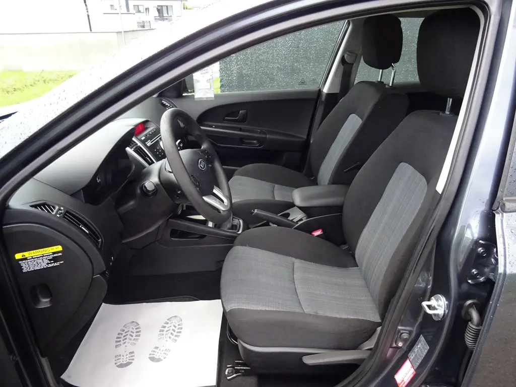 Kia Cee´d 1.4 CVVT 66kW 1x maj. 2x kola, klima - fotka 4