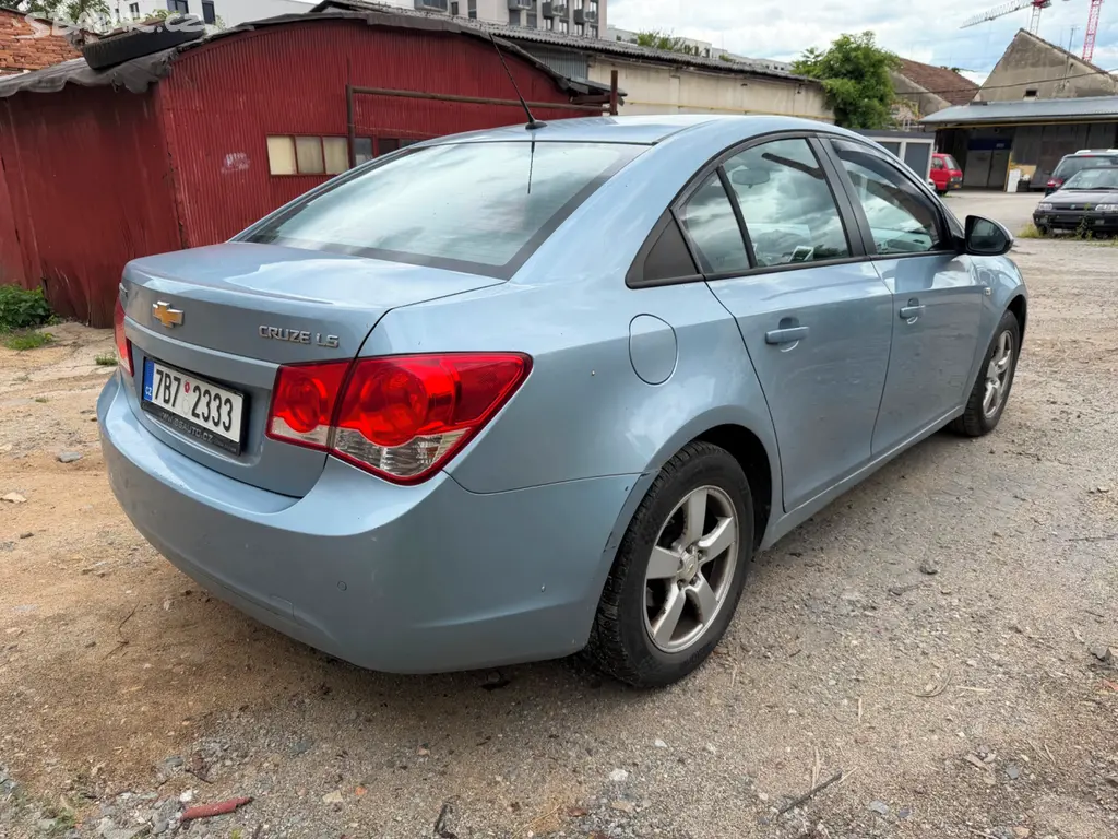 Chevrolet Cruze 1.6 - fotka 2