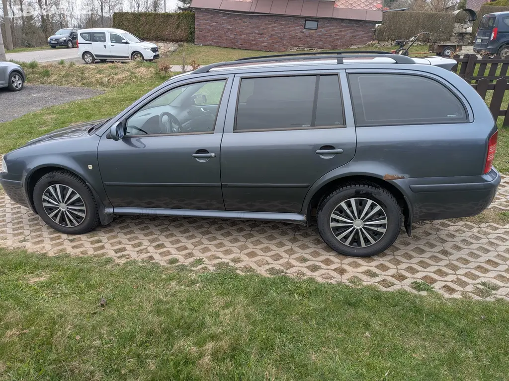 Škoda Octavia combi 1 - fotka 2
