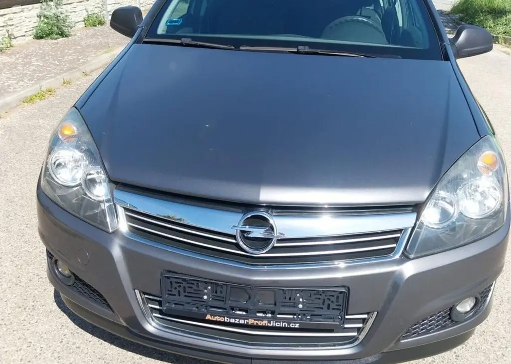 Opel Astra 1,4 / 66 kW klima serviska benzín - fotka 2