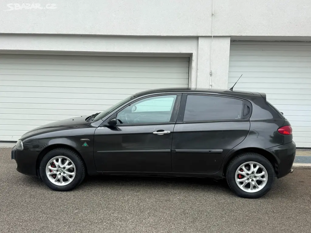 Alfa Romeo 147, 1.6i, 77kw L+Z pneu - fotka 2