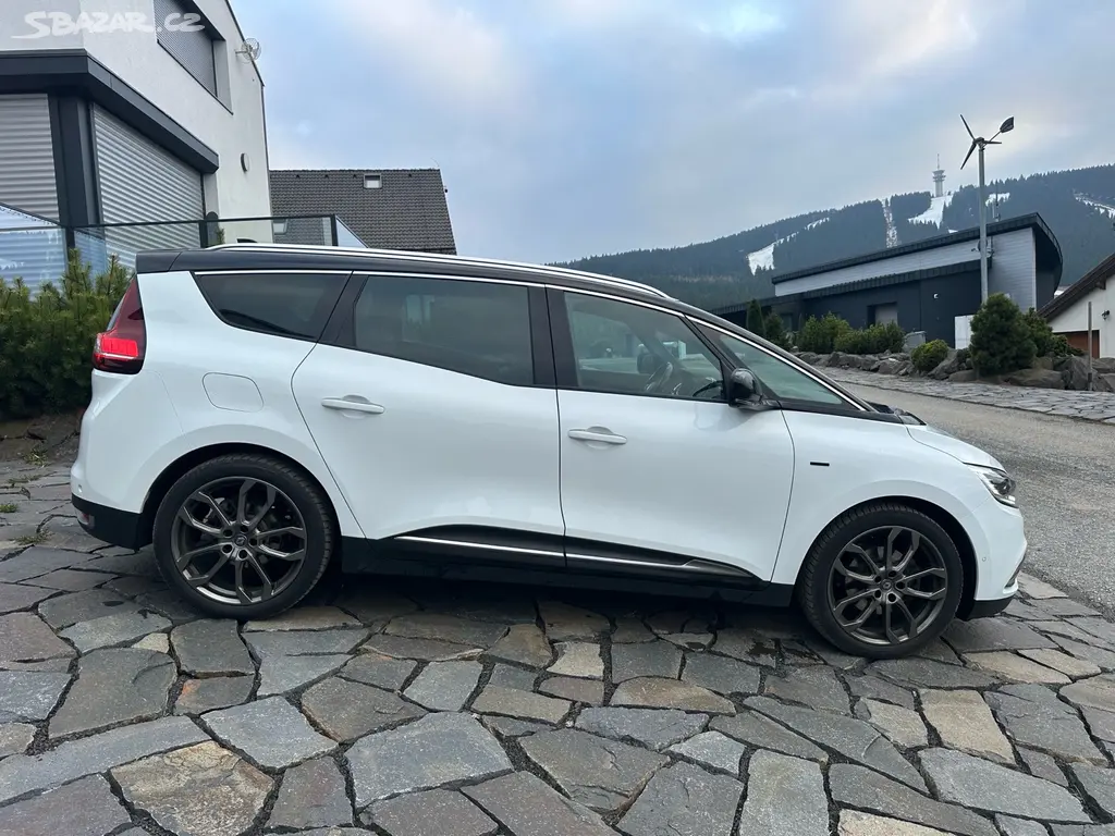 Renault grand scenik 2022, 1.3i, automat, 7 mist.
