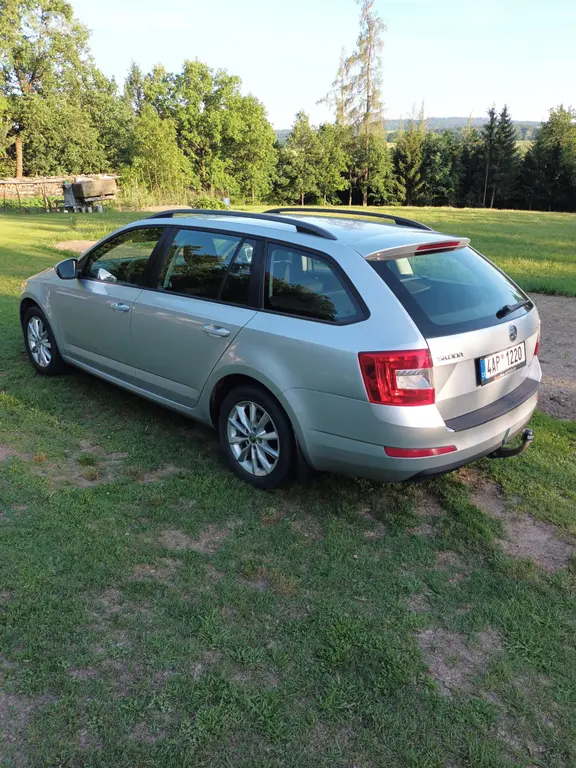 Škoda OCTAVIA 3 kombi 1,4TSI G-TEC 81 kW Ambition - fotka 4