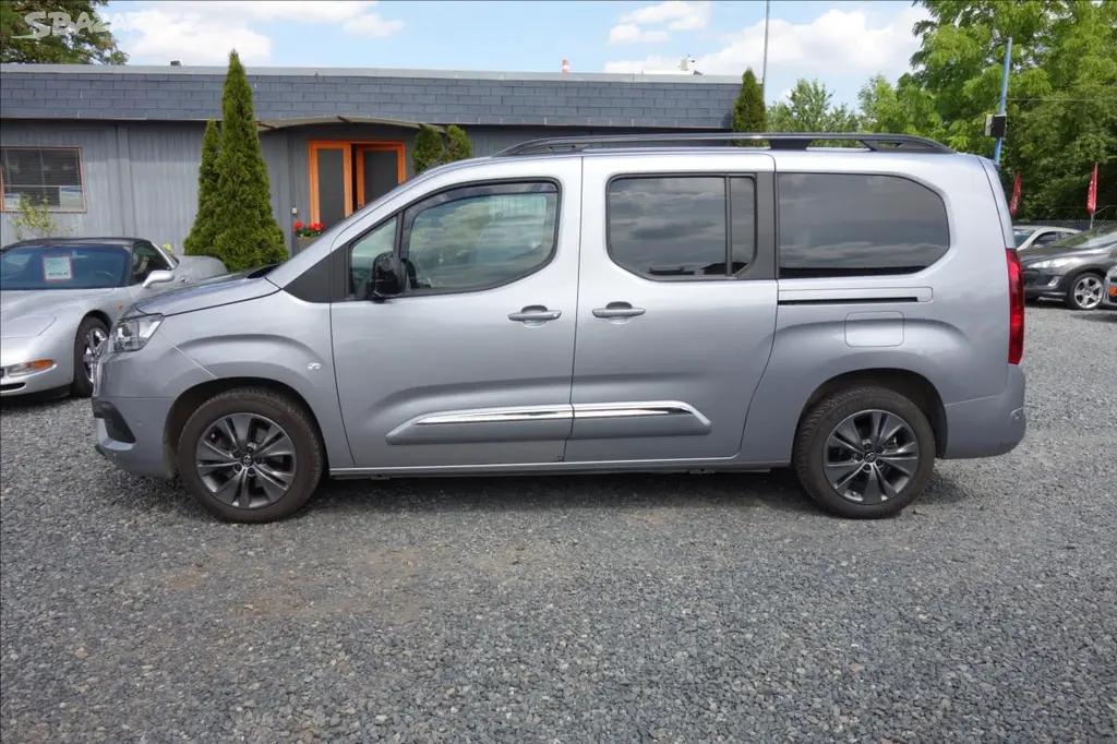 Toyota Proace City Verso, 1,2 T 96KW,ČR,1 MAJ.,7 MÍST. - fotka 3