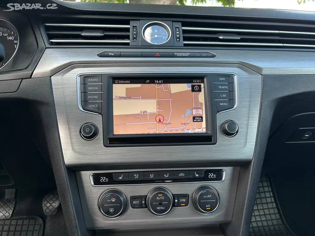 Volkswagen Passat 1,6 TDi Navi, Tažné, Výhřev, ACC - fotka 6
