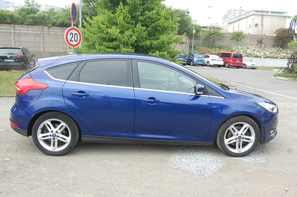 Ford Focus 1.5i EcoBoost - fotka 4